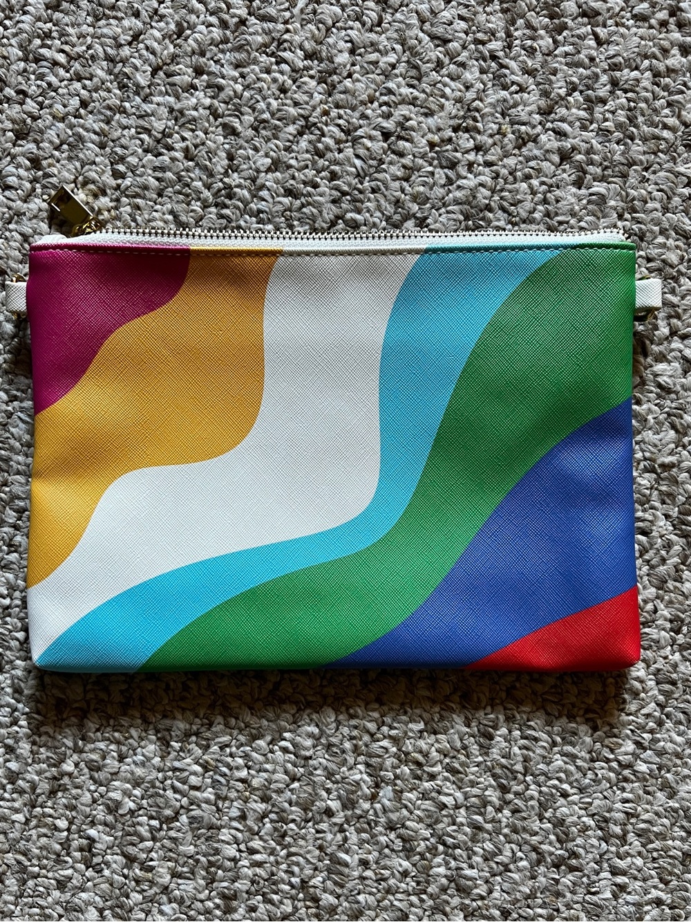 Studio DIY wavy color clutch